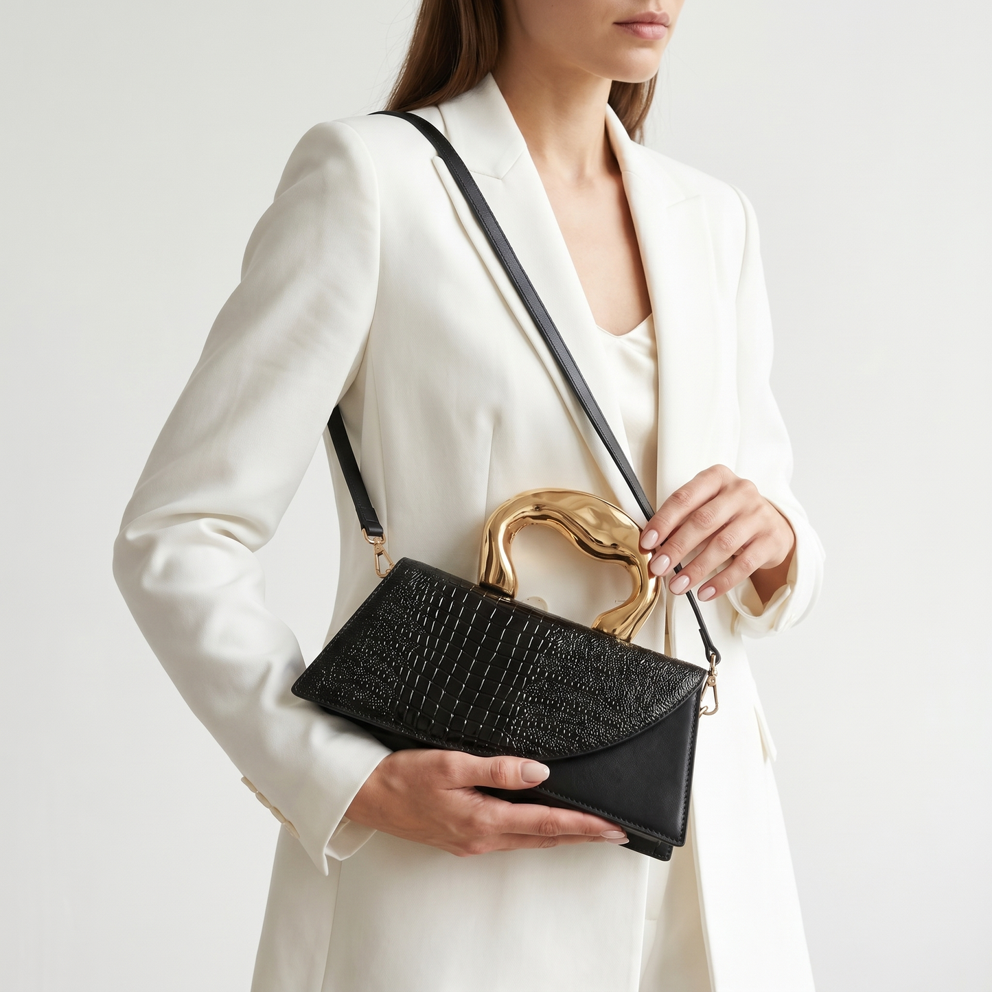 Women's Crocodile-Embossed Handbag – Sculptural Gold Handle