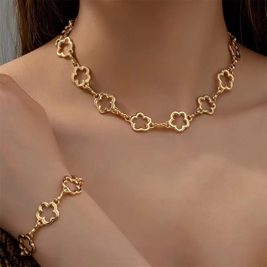 Women's Clover Jewelry Set Silver Stainless Steel Necklace and Earring Set - 2