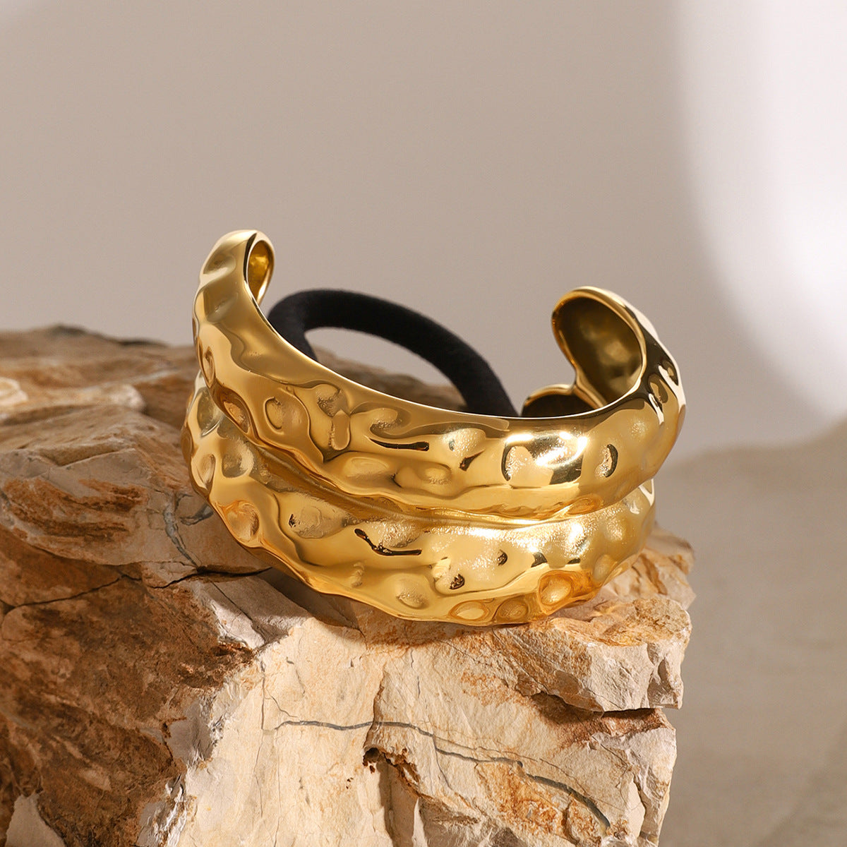 Double Hammered Arch Pony Cuff – Hypoallergenic 18k Gold-Plated Hair Accessory 4