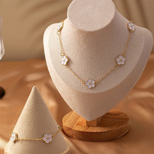 Elegant Clover Jewelry Set with White Accents – Adjustable Necklace and Bracelet for Women