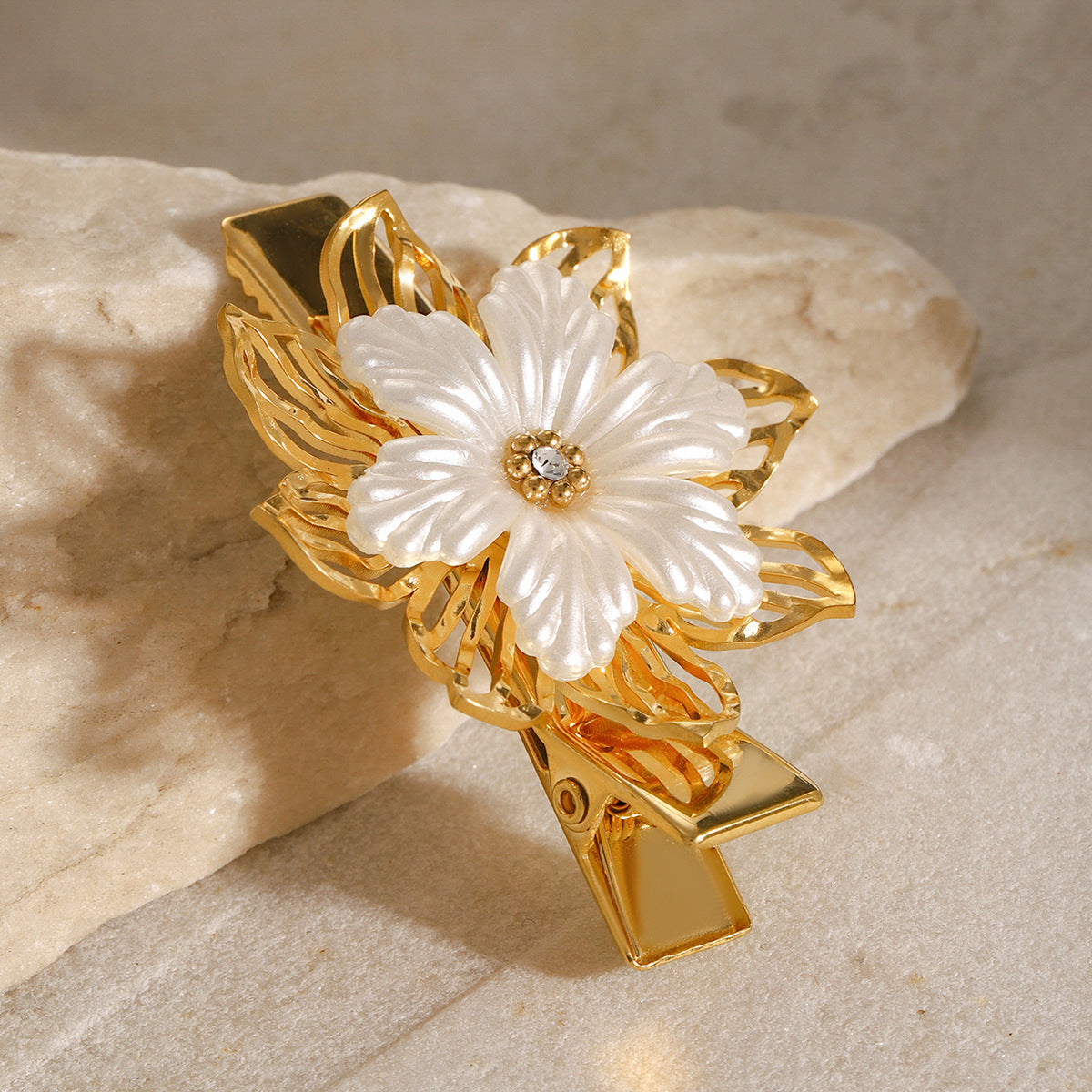Elegant Floral Pearl Hair Clip – Gold Petal Design with Hypoallergenic Freshwater Pearl 2