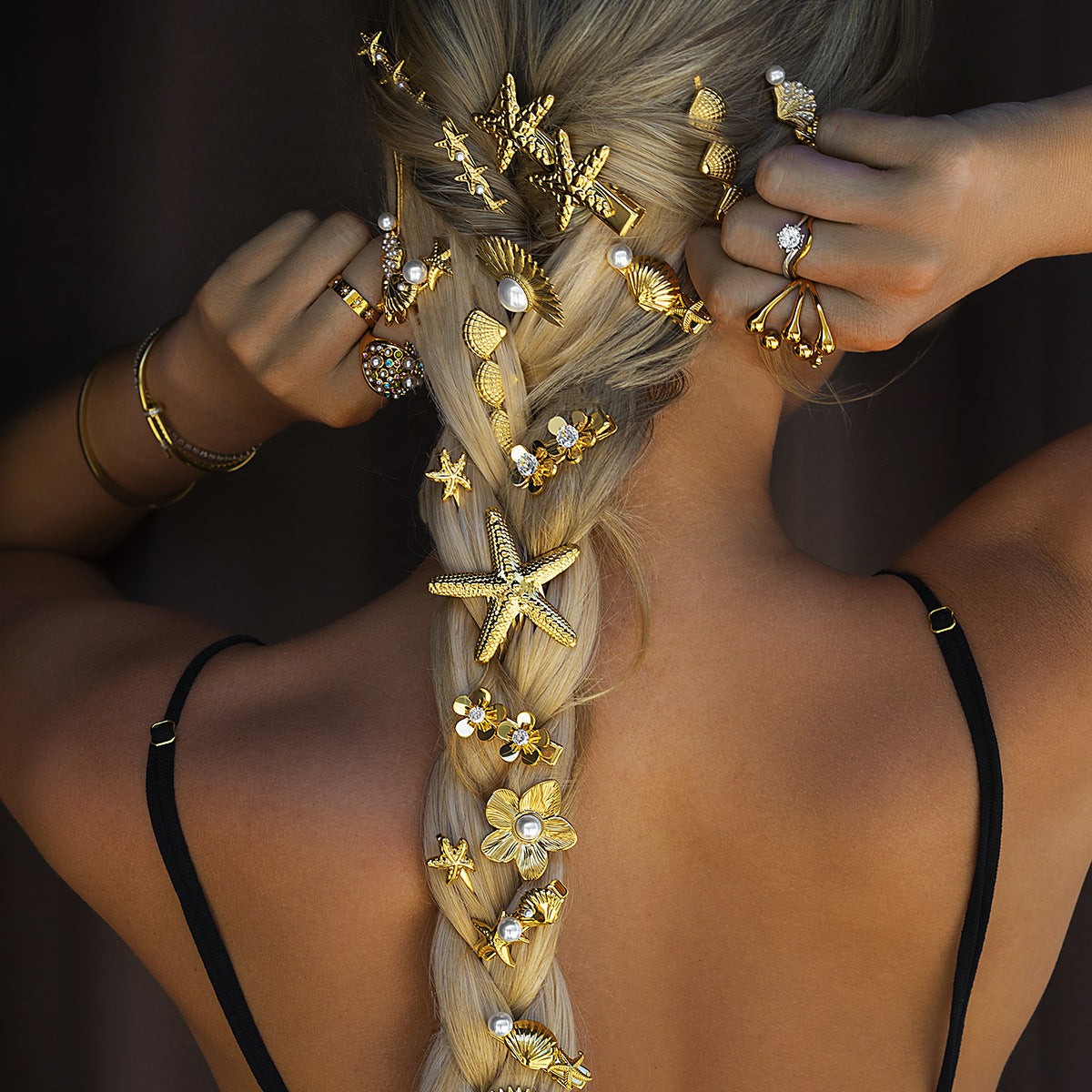Elegant Gold Seashell Hair Clip with Freshwater Pearl and Starfish Design – Hypoallergenic and Waterproof 1