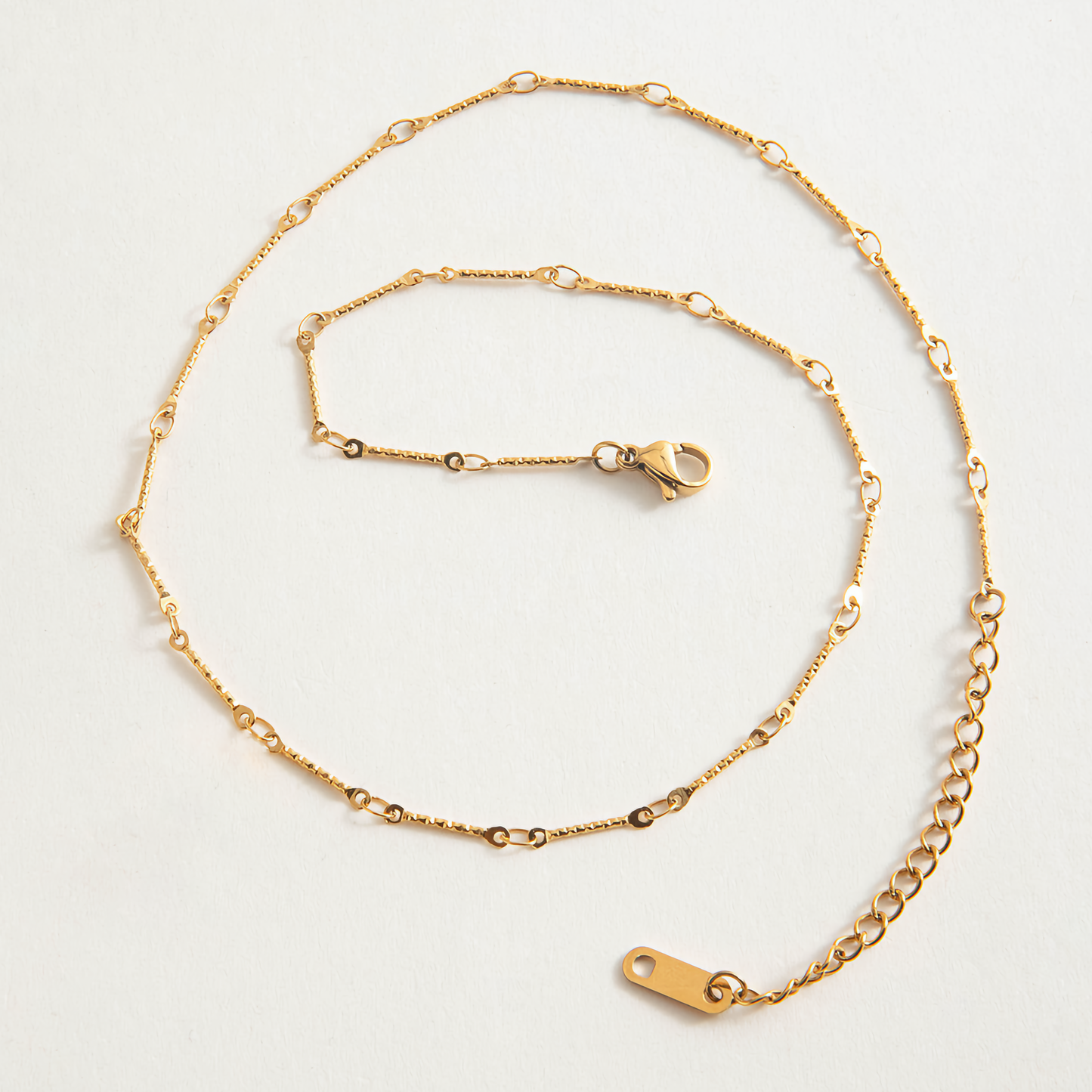 Gold Chain Necklace for Women, 16-Inch Adjustable Linked Necklace in 18k Gold Plated Stainless Steel, Waterproof and Hypoallergenic 4