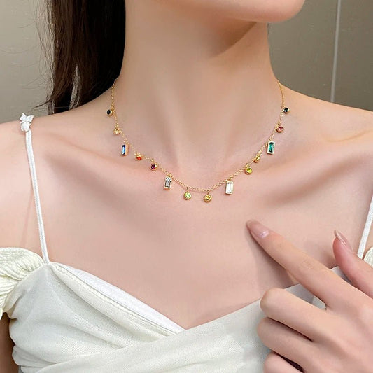 Gold Choker Necklace with Dainty Crystals – Adjustable Chain and Vibrant Zircon Accents for Elegant Style