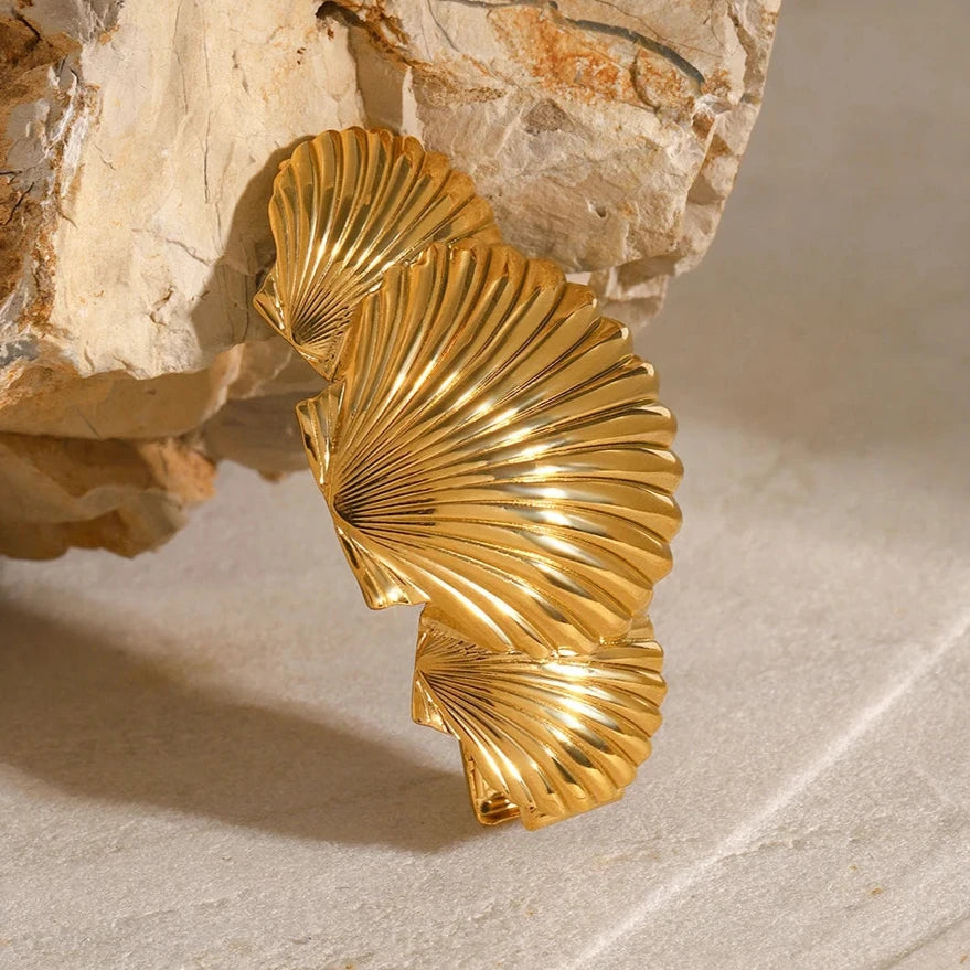 Gold Seashell Hair Clip - Hypoallergenic Accessory for Women, Lightweight, Water Resistant, Perfect for Casual and Elegant Styles 5