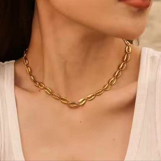 Gold Seashell Necklace for Women – 18k Gold-Plated, Waterproof, Hypoallergenic, 16-Inch Adjustable Chain 1