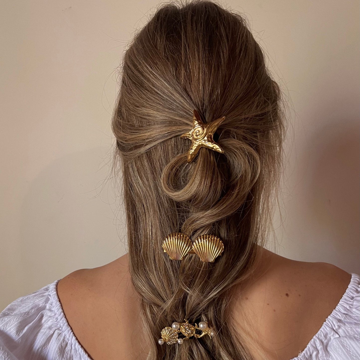 Laguna Gold Seashell Hair Clip – Waterproof, Hypoallergenic Hair Accessory 1