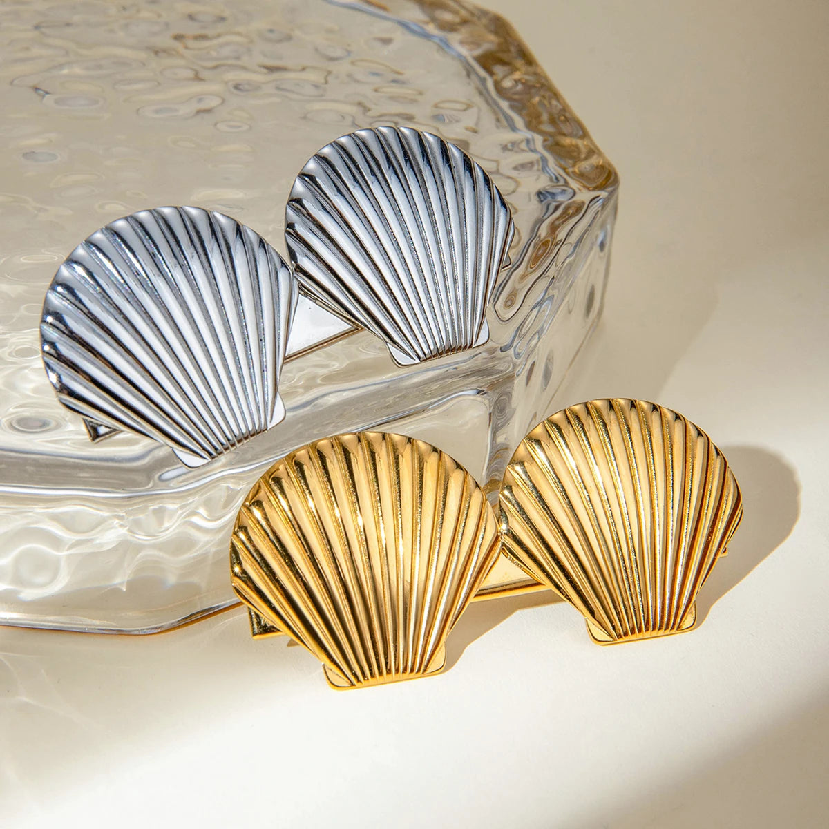 Laguna Gold Seashell Hair Clip – Waterproof, Hypoallergenic Hair Accessory 4