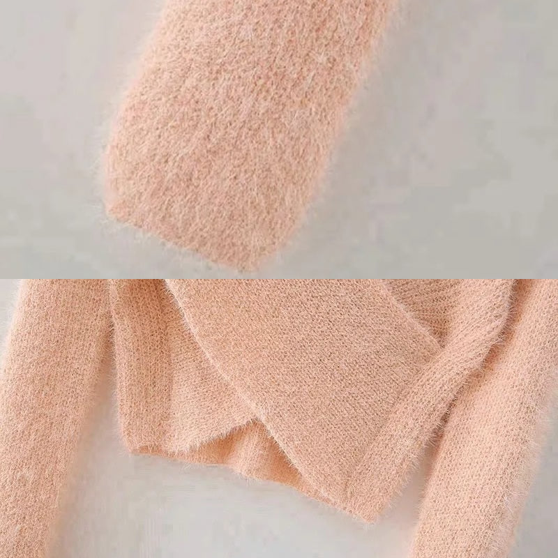 Loose-fitting Knitted V-Neck Cropped Top Sweater 5