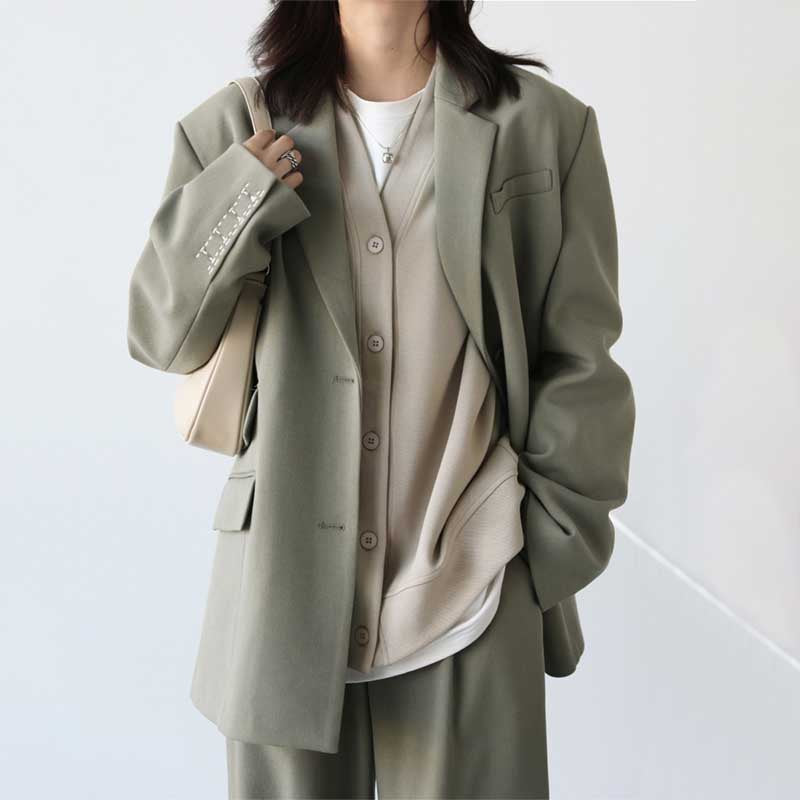 Loose V-Neck Buttoned Cardigan 4