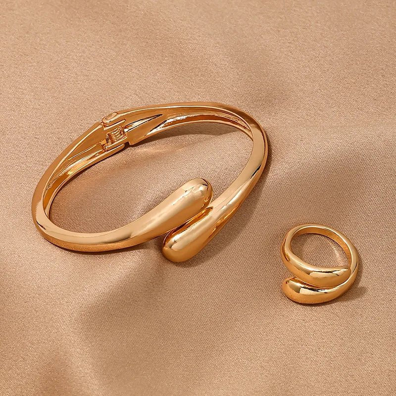 Modern Wrap Choker Necklace, Bracelet, and Ring Set in Gold and Silver – Elegant Jewelry Collection 6