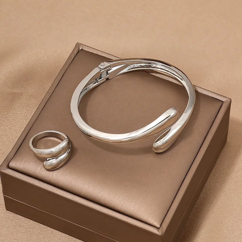 Modern Wrap Choker Necklace, Bracelet, and Ring Set in Gold and Silver – Elegant Jewelry Collection 7