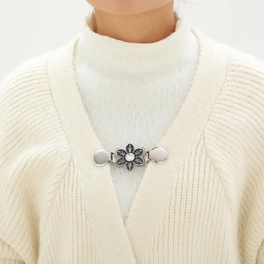 Retro Flower Pattern Cardigan Clip 1