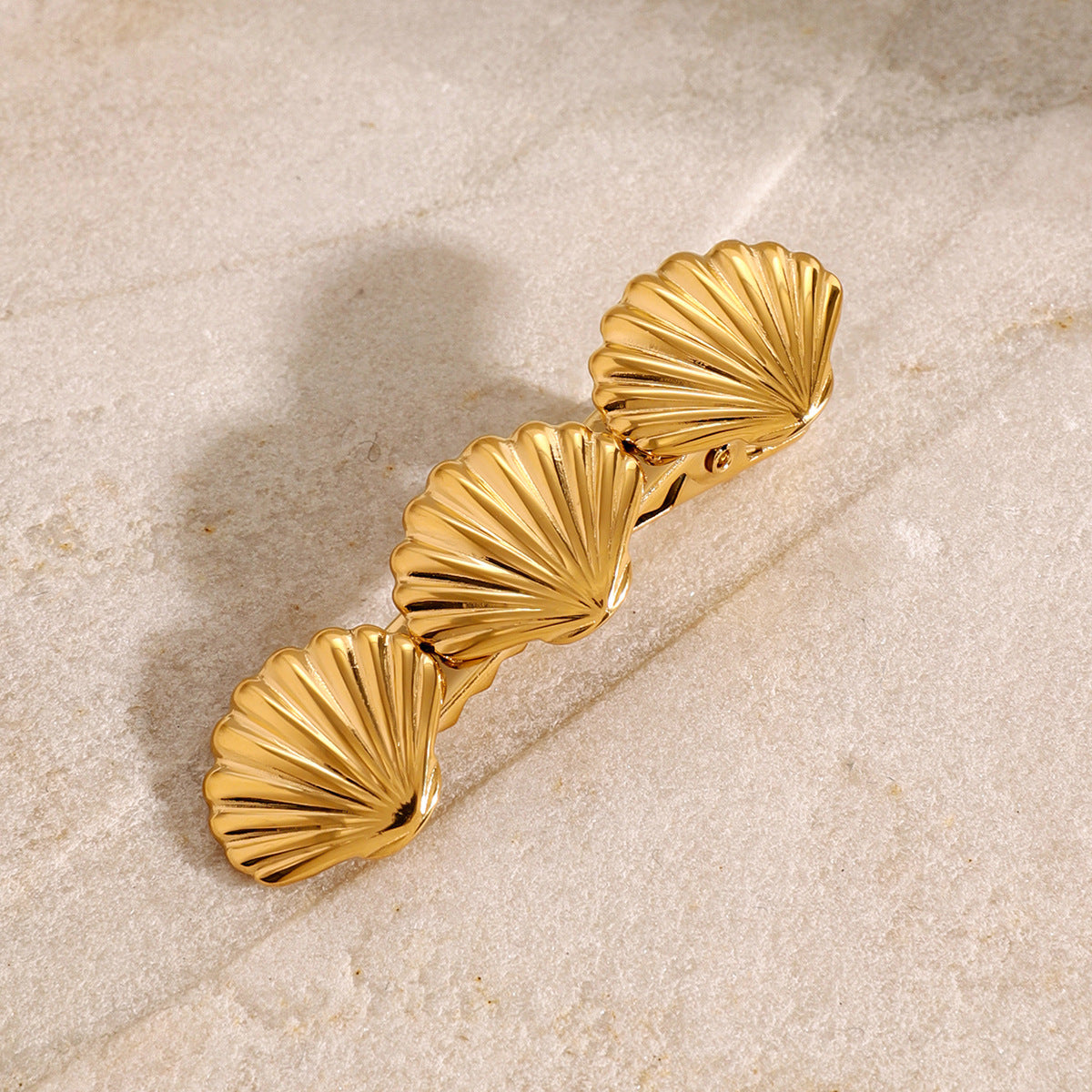 Seashell Gold Hair Clip – Hypoallergenic, Waterproof, and Stylish Ocean-Inspired Accessory 7