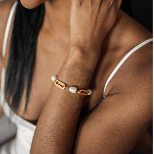 Women's Bracelet Gold Stainless Steel Freshwater Pearls 1