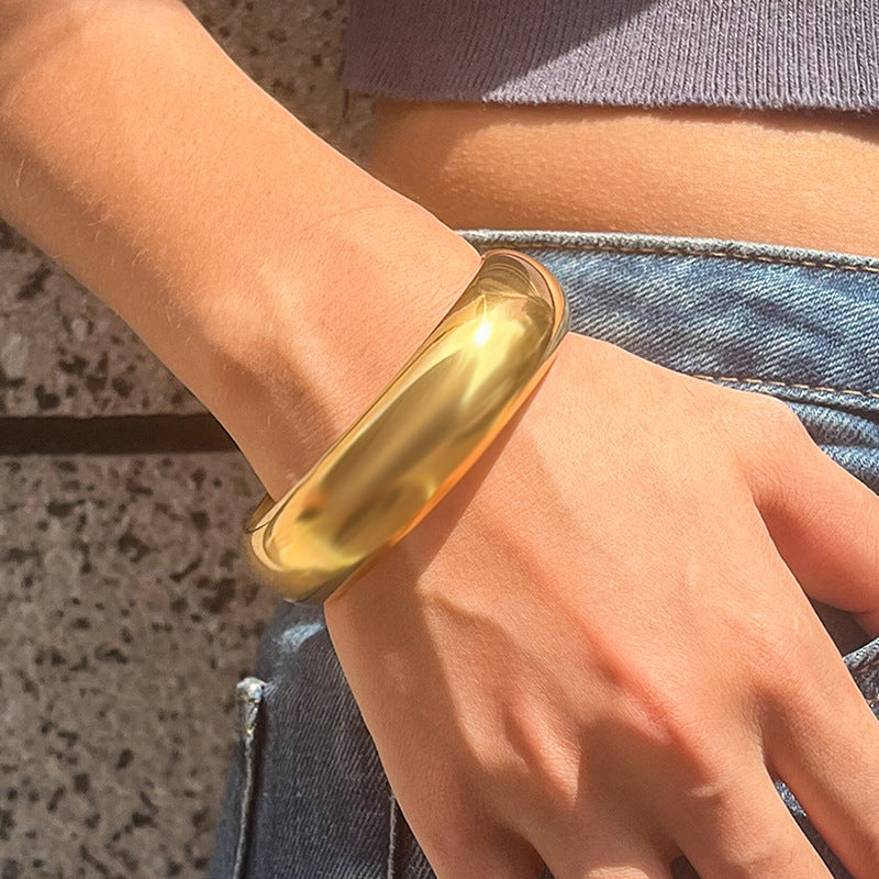 Women's Gold Bangle Smooth Stainless Steel-Plated 18k Gold 1