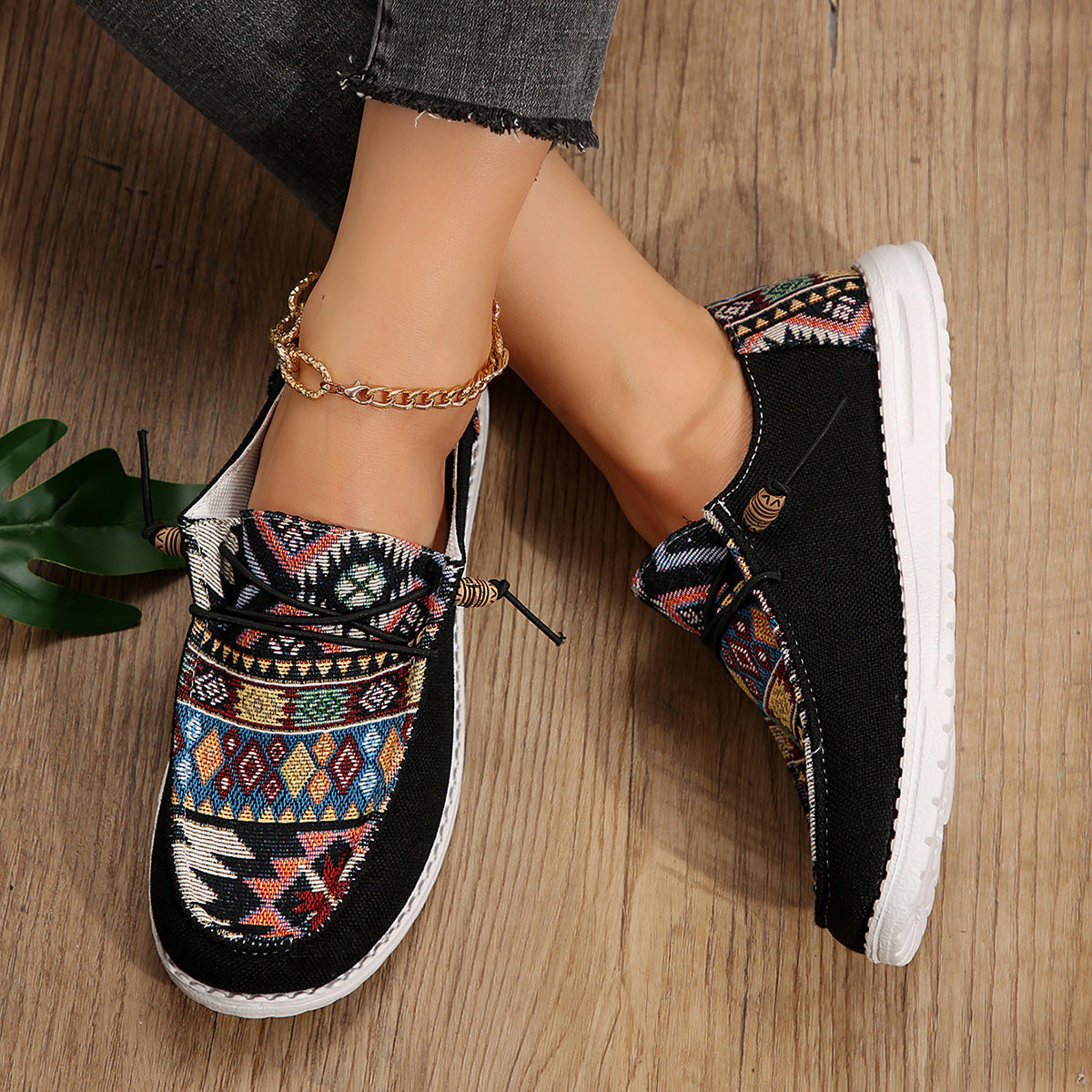 Women's Lightweight Slip-On Shoes with Floral Tapestry Design – Woven Fabric Casual Footwear 2