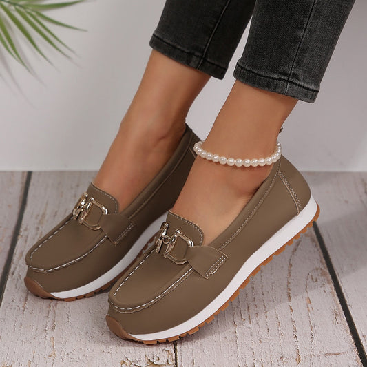 Women's Slip-On Platform Sneakers with Chain Detail – Casual Moc Toe Design 1