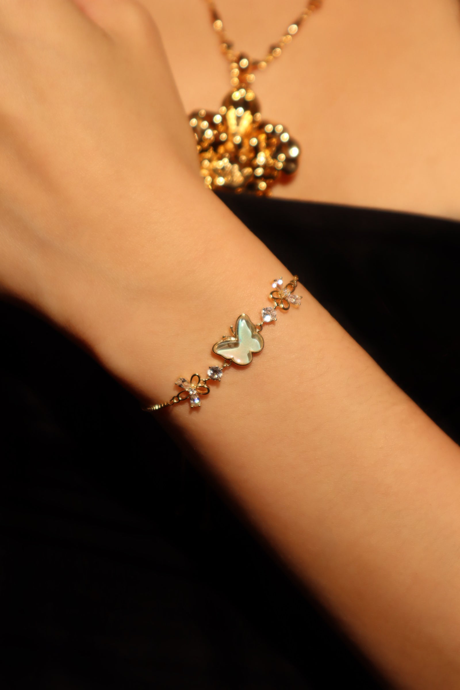 Women's Butterfly Bracelet Gold Enamel Zirconia - 8