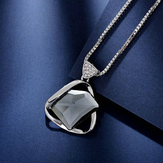 Women's Solid Color Sweater Chain with Rhinestone Inlay – Durable Alloy Streetwear Accessory