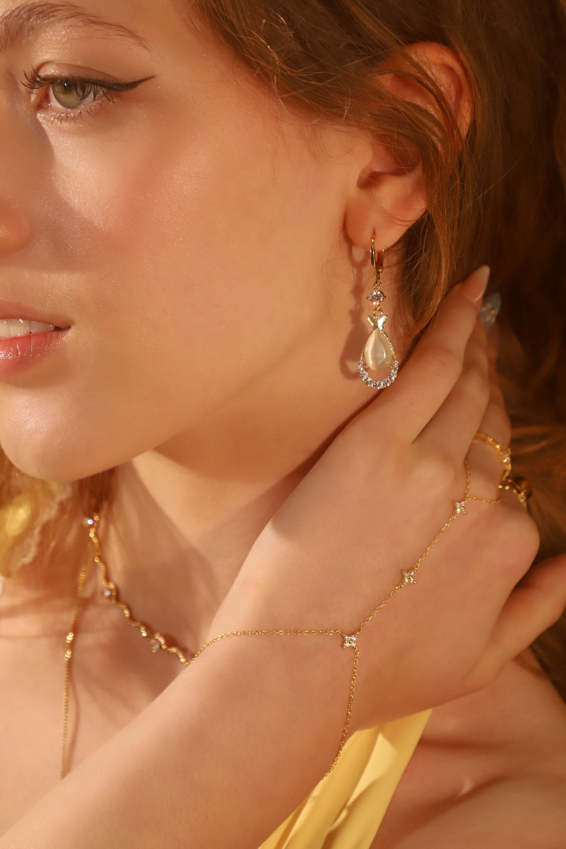 Women's Hand Chain Bracelet Gold Vermeil Zirconia Diamonds - 4