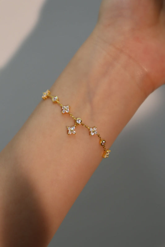 Women's Bracelet Gold Vermeil Zirconia Leaf Design - 1