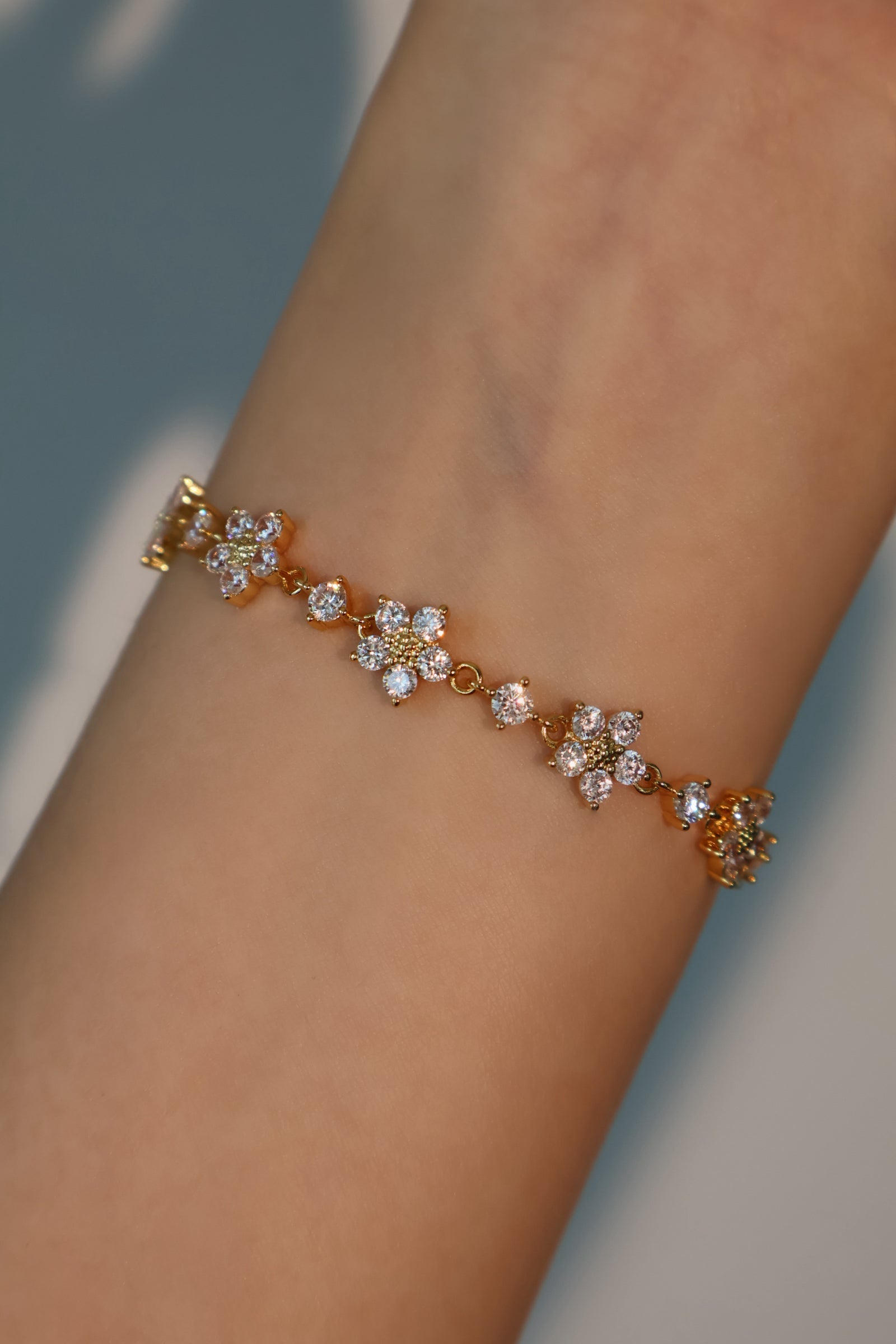 Women's Bracelet Gold Plated Zirconia Flower Design - 2