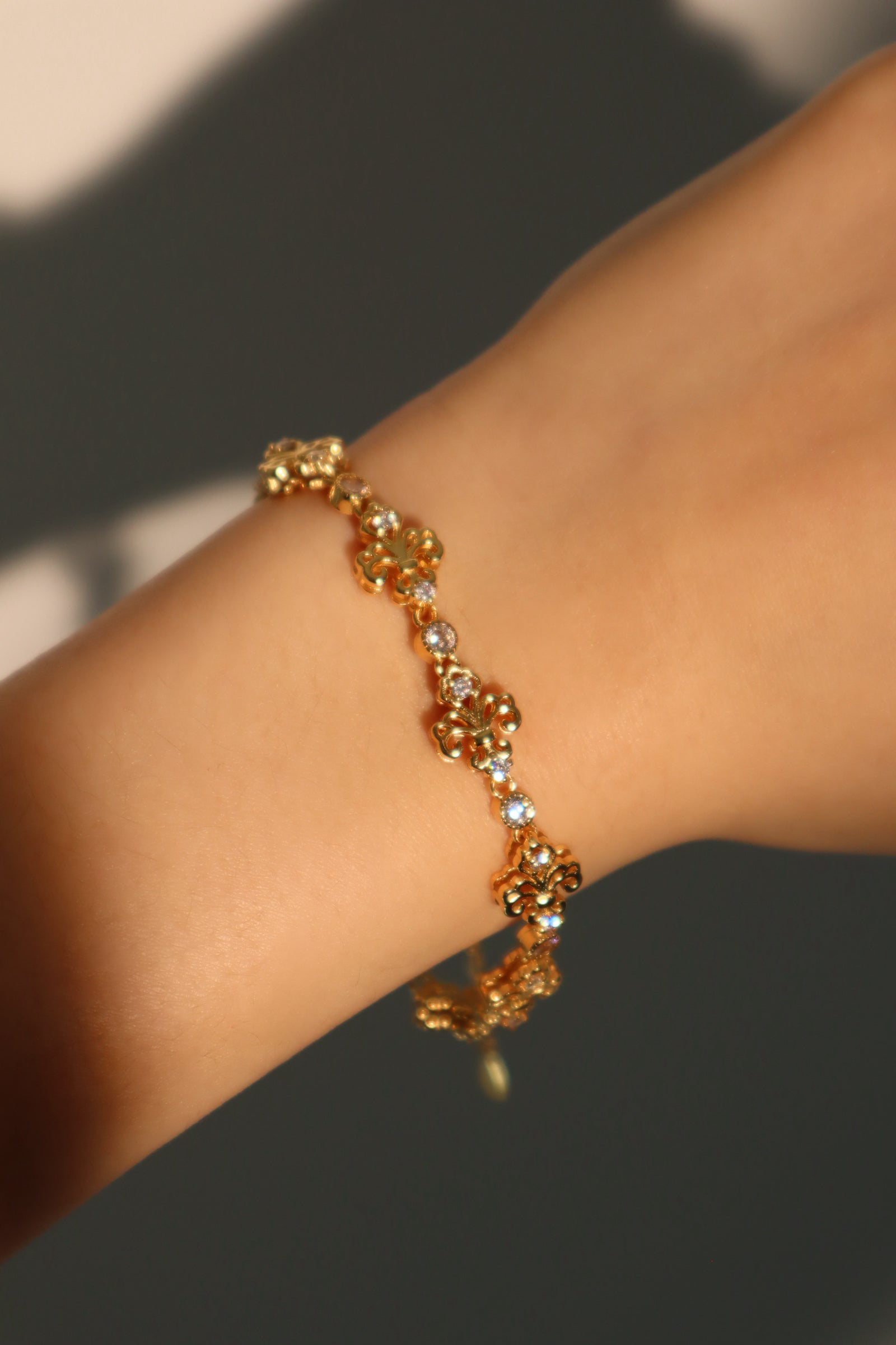 Unisex Bracelet Gold Adjustable 18K Gold Plated Zirconia Diamonds 7.6 in - 1