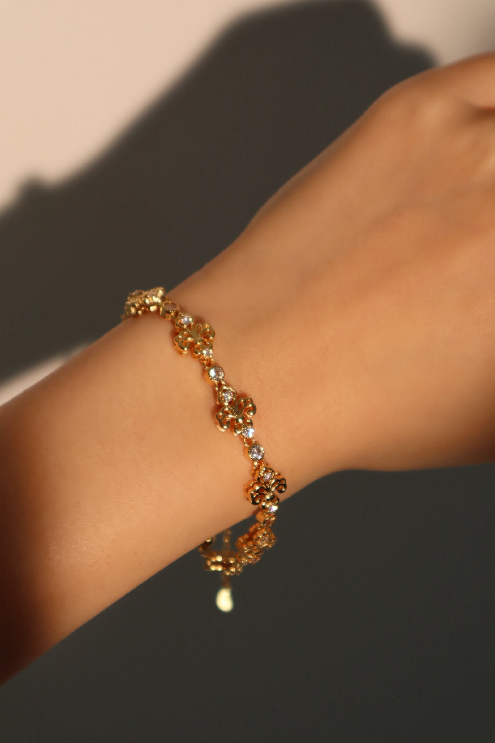 Unisex Bracelet Gold Adjustable 18K Gold Plated Zirconia Diamonds 7.6 in - 2
