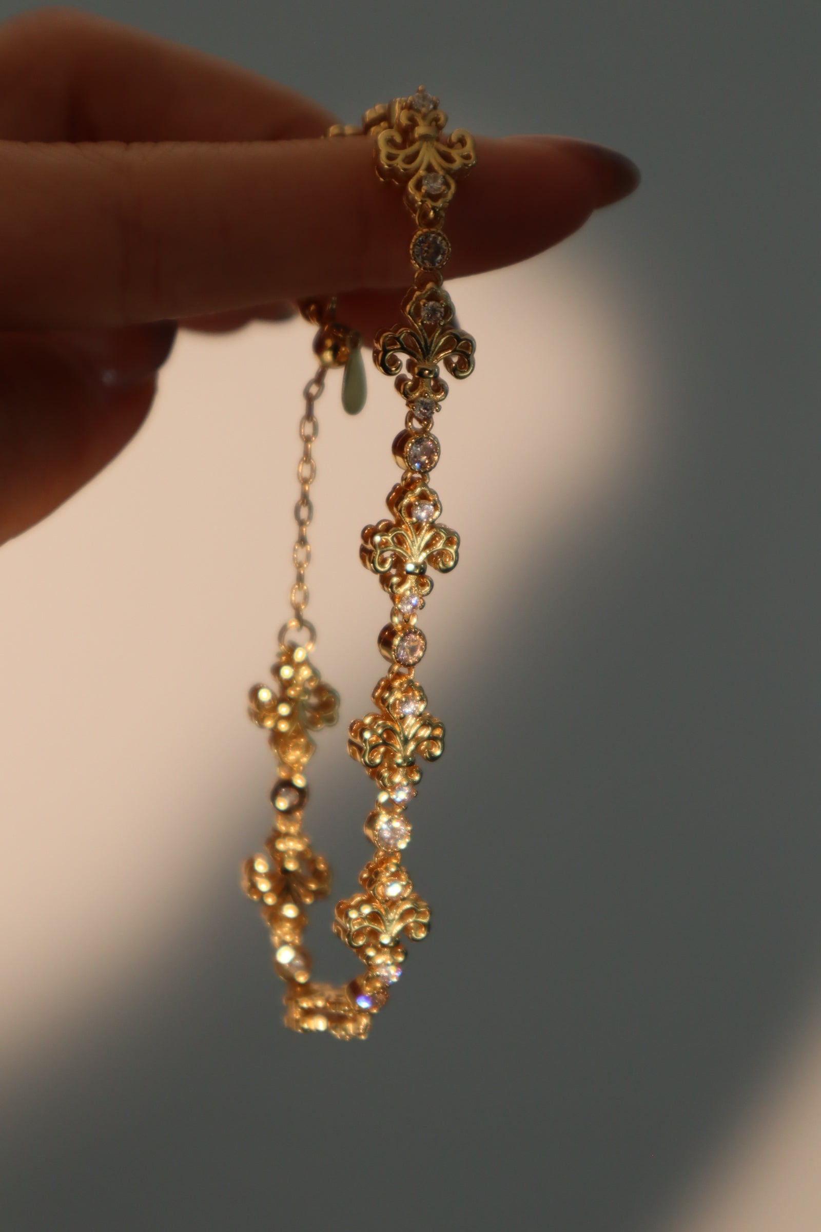 Unisex Bracelet Gold Adjustable 18K Gold Plated Zirconia Diamonds 7.6 in - 3