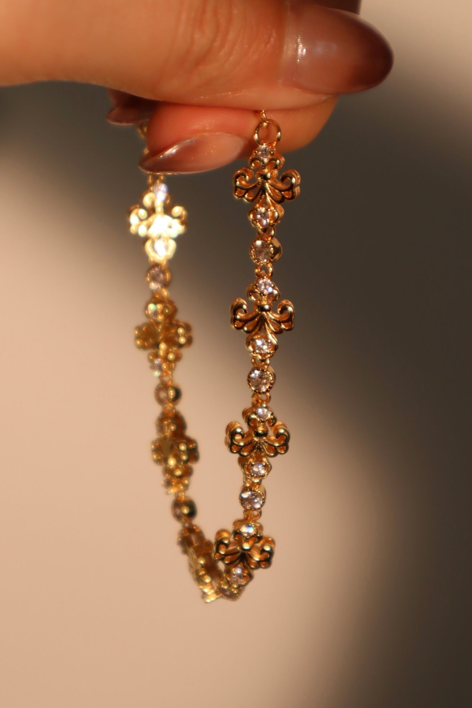 Unisex Bracelet Gold Adjustable 18K Gold Plated Zirconia Diamonds 7.6 in - 6