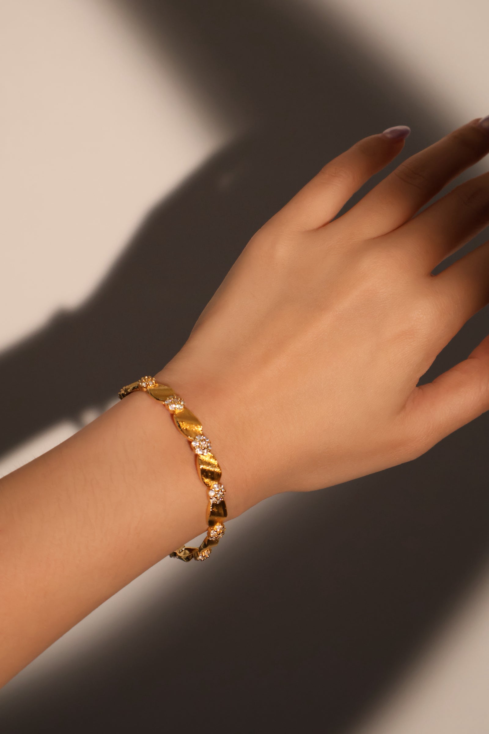 Women's Flower Bracelet Gold Plated Zirconia - 6