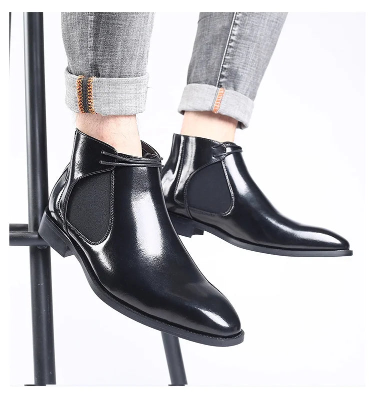 Men's Leather Chelsea Boots in Black – detail view | Hensley London