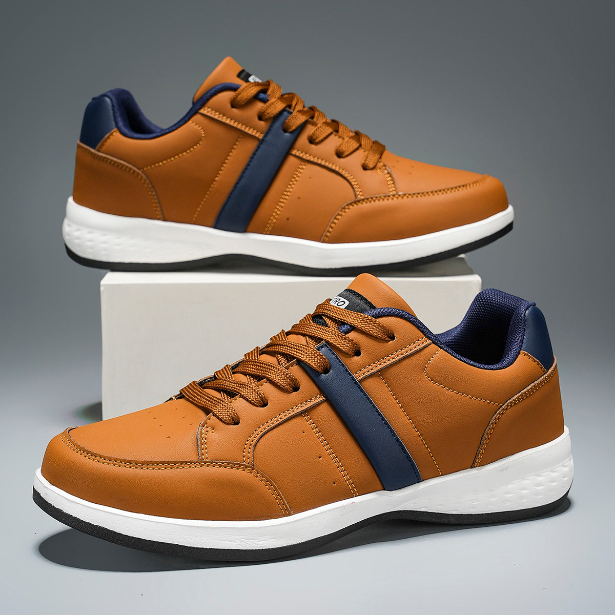 Men's Leather Lace-Up Low-Top Sneakers – product view | Hensley London