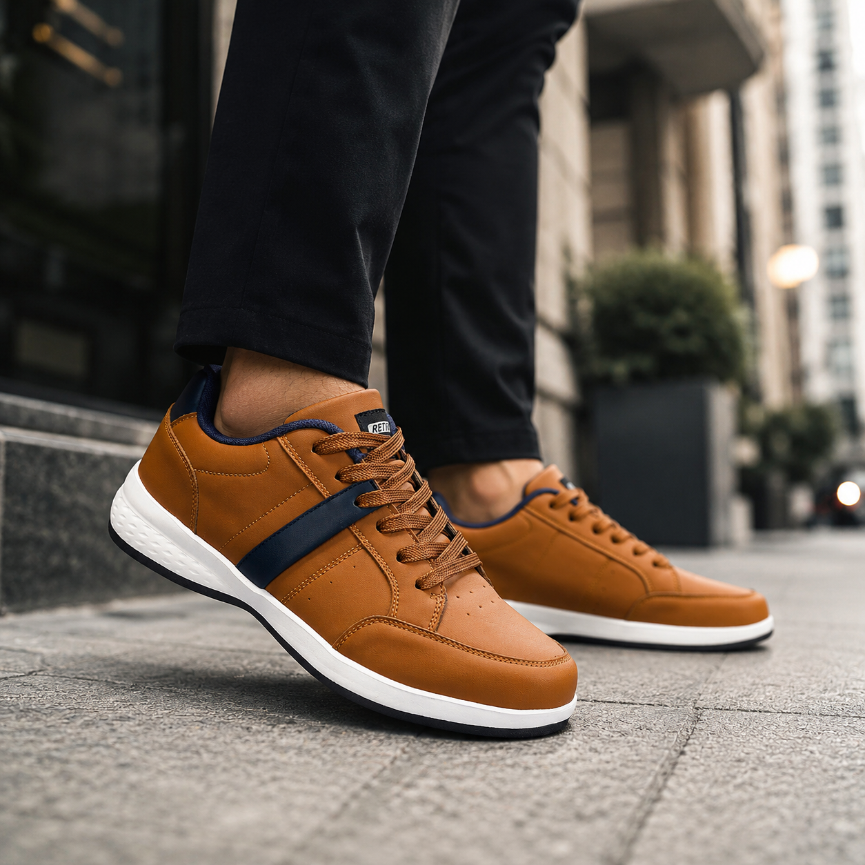 Men's Leather Lace-Up Low-Top Sneakers – product view | Hensley London