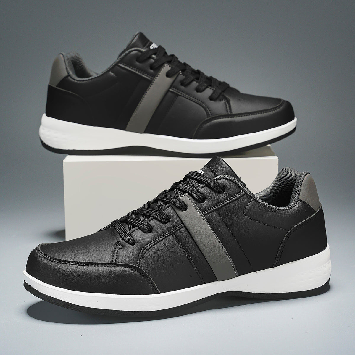 Men's Leather Lace-Up Low-Top Sneakers – product view | Hensley London