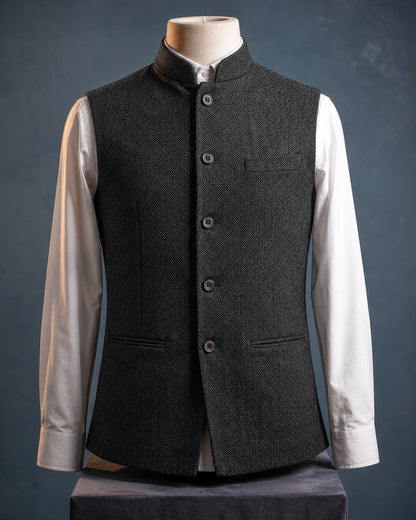 Men's Herringbone Nehru Waistcoat in Dark Grey – front view | Hensley London