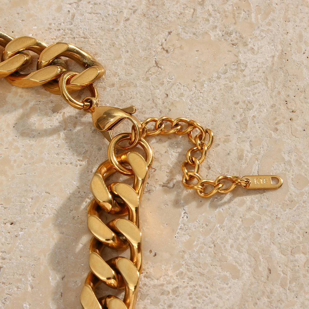 Chunky Chain Necklace in 18k Gold-Plated Stainless Steel – Hypoallergenic and Water Resistant 5