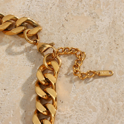 Chunky Chain Necklace in 18k Gold-Plated Stainless Steel – Hypoallergenic and Water Resistant 5
