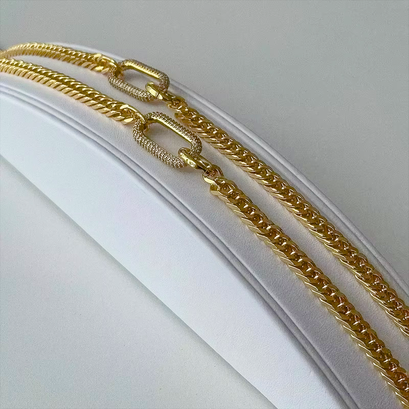 Chunky Diamond Accent Choker Necklace – Waterproof and Hypoallergenic Gold-Plated Design 2