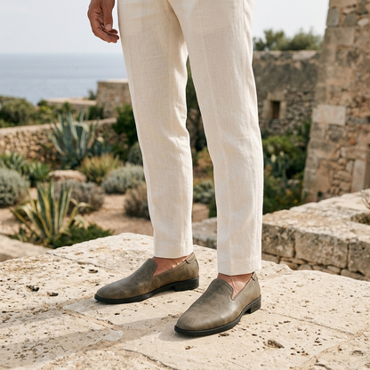 Men's Pointed-Toe Leather Loafers in Black – detail view | Hensley London