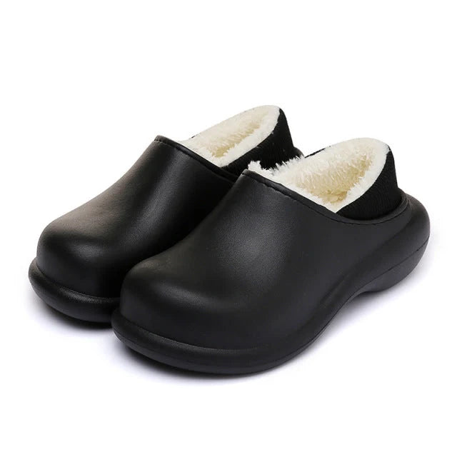 Women's Plush-Lined Slip-On Clogs in Black – Product view | Hensley London
