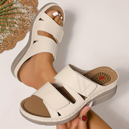 Women's Massage Footbed Comfort Sandals in Beige – detail view | Hensley London