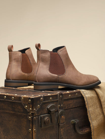 Men's Leather Chelsea Boots in Brown – detail view | Hensley London
