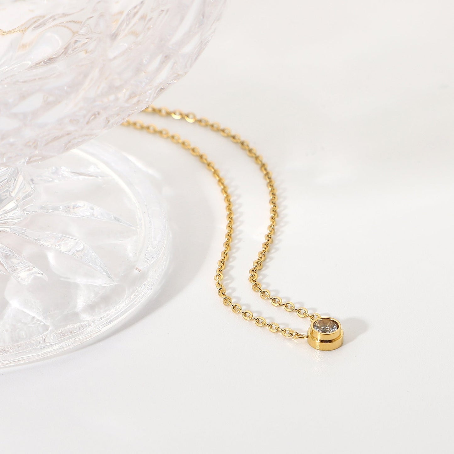Dazzling Gold Necklace for Women – 18k Gold-Plated Stainless Steel with Diamond Simulants, Hypoallergenic Design 3