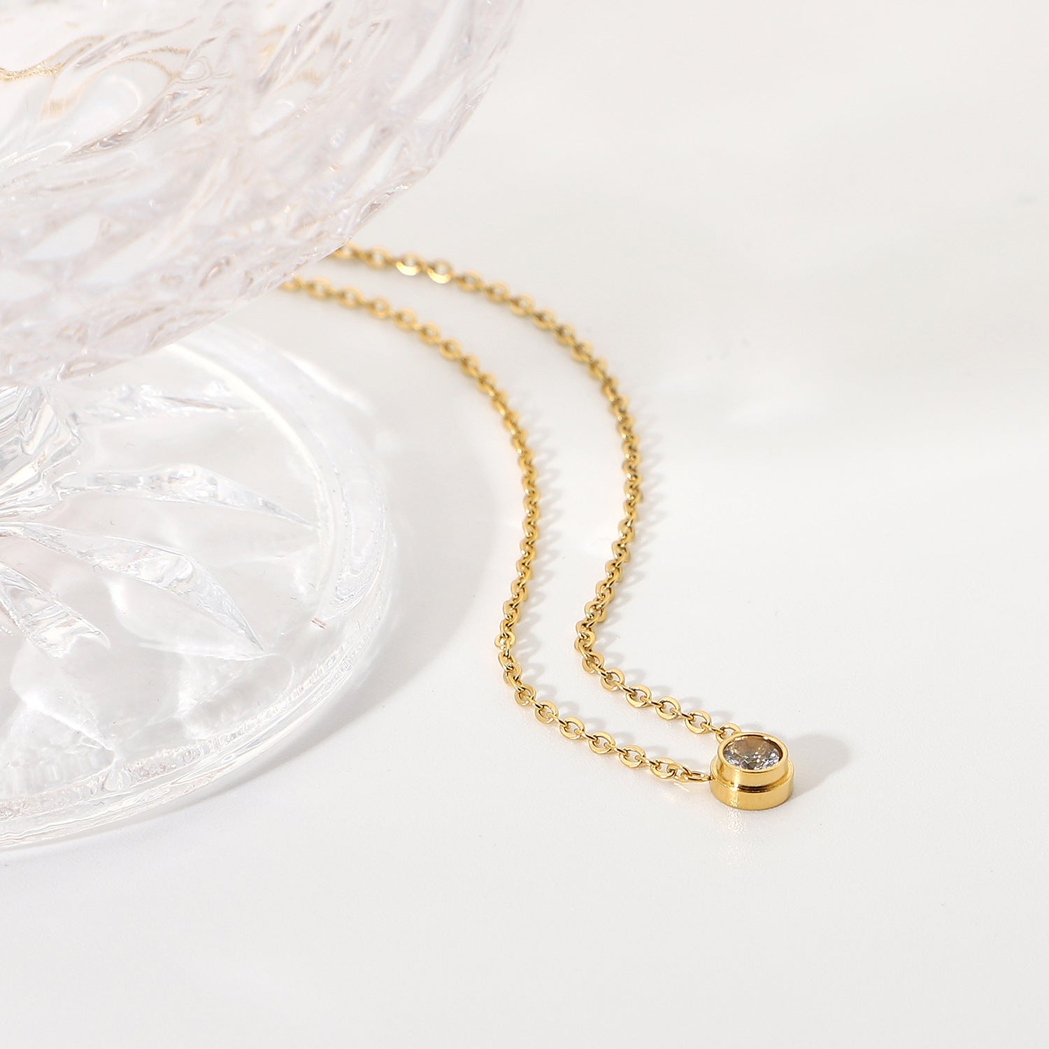 Dazzling Gold Necklace for Women – 18k Gold-Plated Stainless Steel with Diamond Simulants, Hypoallergenic Design 3