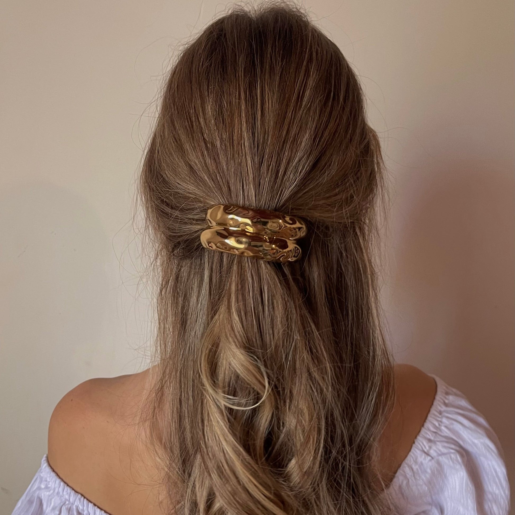 Double Hammered Arch Pony Cuff – Hypoallergenic 18k Gold-Plated Hair Accessory 2