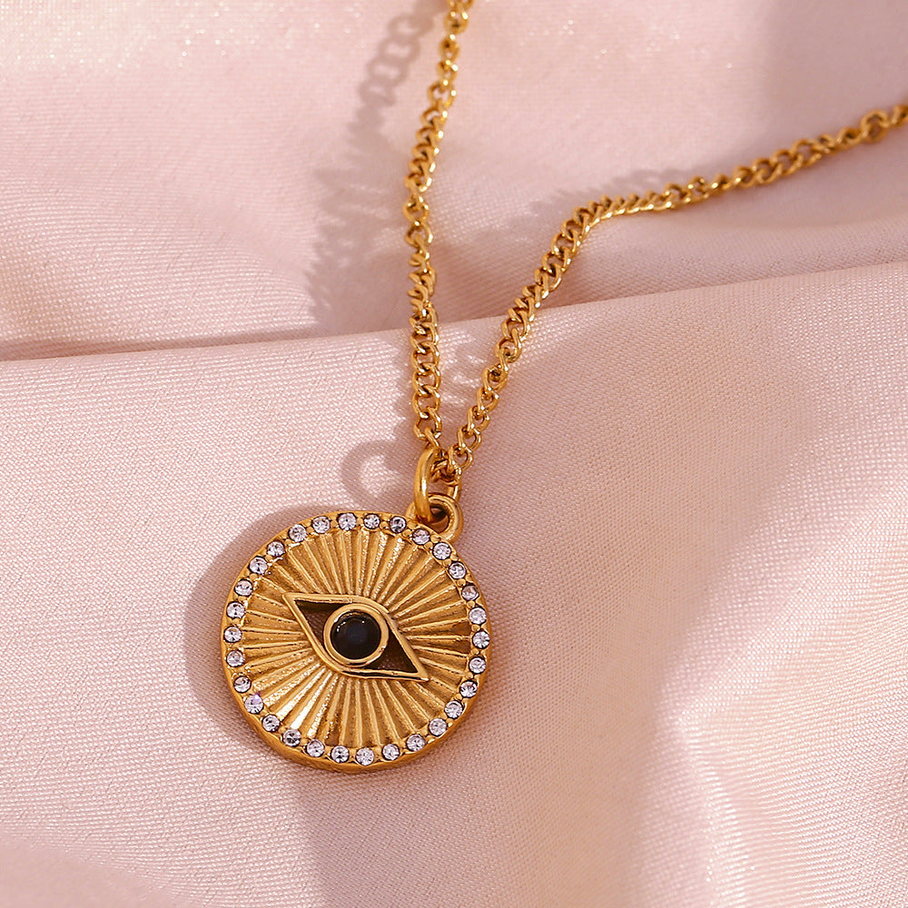 Elegant 18K Gold Necklace with Diamond Simulants – Waterproof and Hypoallergenic 2