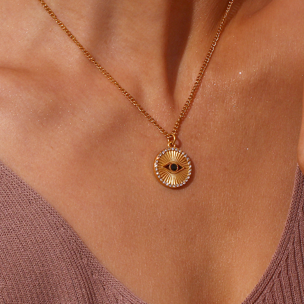 Elegant 18K Gold Necklace with Diamond Simulants – Waterproof and Hypoallergenic 4