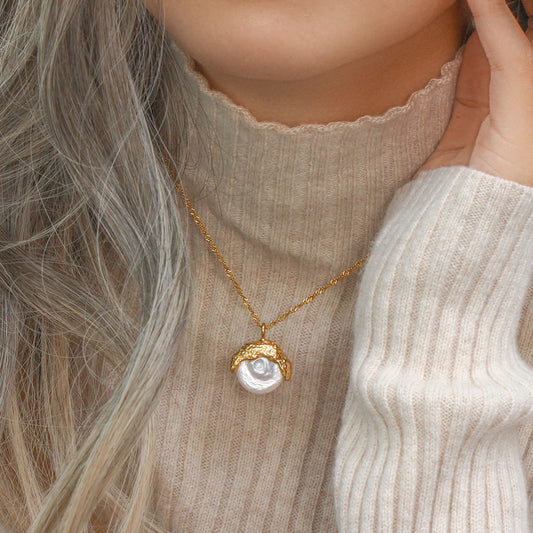 Elegant 18K Gold Pearl Necklace – Waterproof, Hypoallergenic, and Timeless Design 1